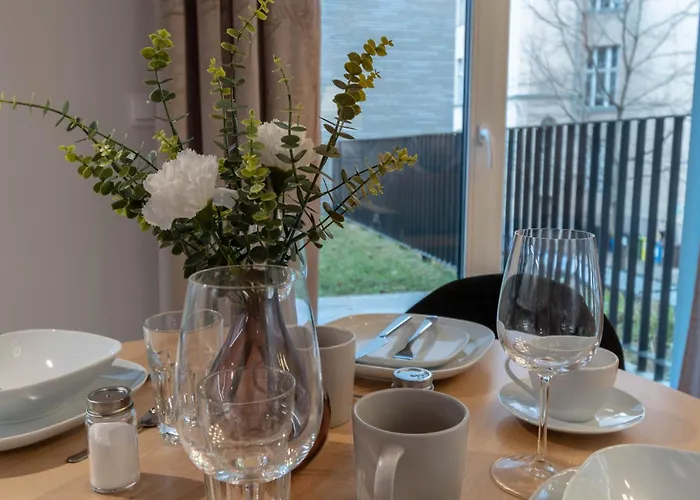 Lucky Seven No. 2 Apartment